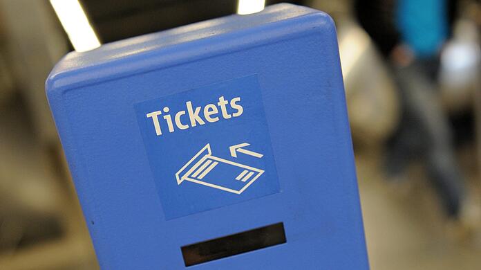Alle Abonnenten erhalten im Dezember 2020 über die Abo-Center von MVG und DB eine Gutschrift. (Symbolbild)