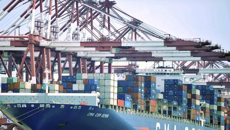 China exportiert wegen des Handelsstreits mit den USA deutlich weniger Waren. China exportiert wegen des Handelsstreits mit den USA deutlich weniger Waren.
