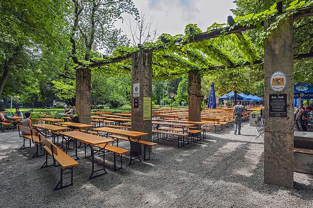 Der Biergarten im Park Café, wo es zur Vergewaltigung gekommen ist. (Archivbild) Der Biergarten im Park Café, wo es zur Vergewaltigung gekommen ist. (Archivbild)