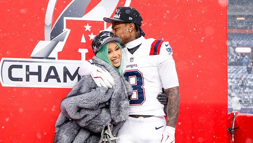 Cardi B und Stefon Biggs zeigten sich innig beim Spiel in Colorado.