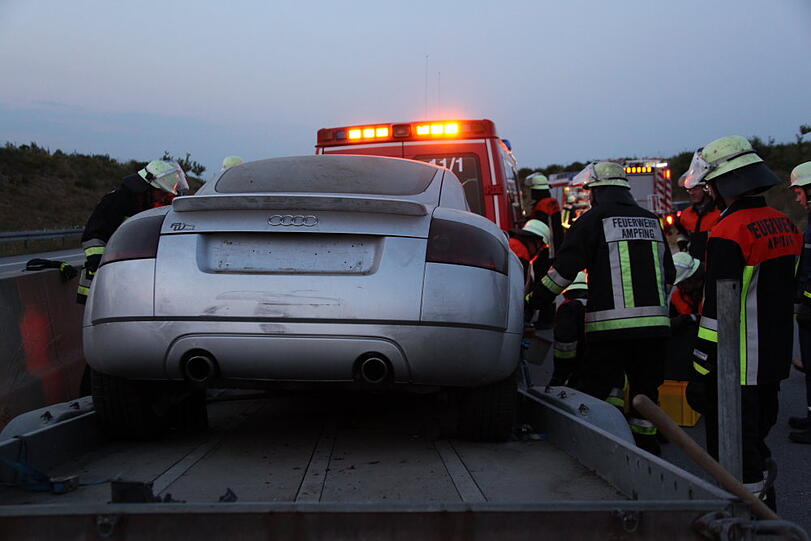 Horror-Crash auf der A 94: Bilder vom Unfallort.