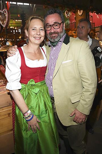 Radio Gong Wiesn: Stephan Kuffler mit Frau Stephanie (Weinzelt-Wirte)