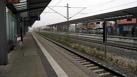 Blick auf den Bahnsteig an der S-Bahn-Station Taufkirchen. (Archivbild)