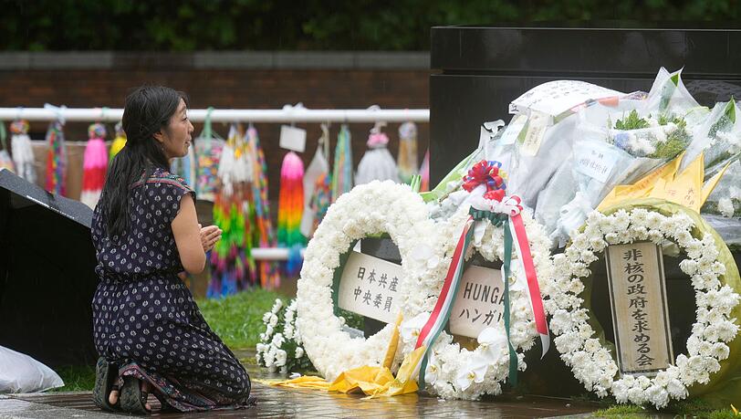 Mit einem Appell zur Abschaffung aller Atomwaffen hat die japanische Stadt Nagasaki der Opfer des Atombombenabwurfs vor 80 Jahren gedacht.
