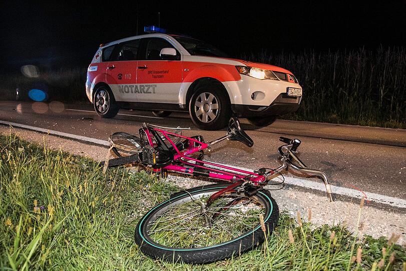 Die Bilder vom Unfallort - nun hat sich der Fahrer gestellt.