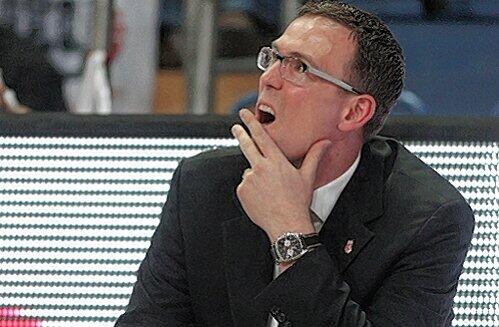Blickrichtung Titel: Bambergs Trainer Chris Fleming.