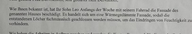 Das Schreiben der Hausverwaltung. Die Haftpflichtversicherung, die sie empfiehlt, hat die Familie nicht.
