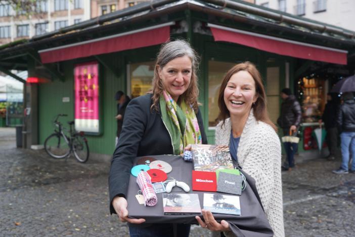 Babette Mack (links) und Marion Marr sind die neuen Mieterinnen auf dem Viktualienmarkt.