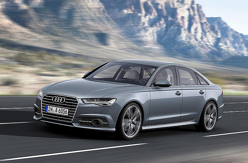 In Rosenheim verursachte ein brennender Audi A6 immensen Schaden. (Symbolfoto)