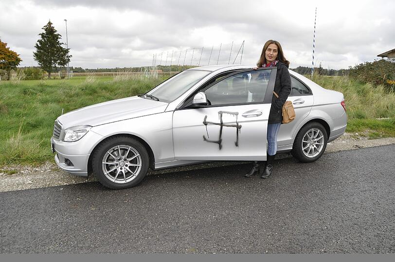 &bdquo;Wir sind ganz normale Menschen.&ldquo; Gül Gürpinar hat keine Erklärung dafür, dass ausgerechnet ihr Auto beschmiert wurde.