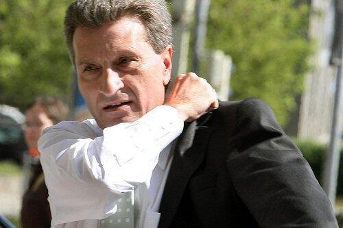Oettinger hat auch noch eine (nicht ganz neue) Idee zum Benzinpreis