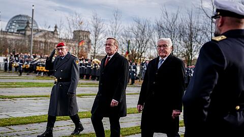 Auch Verteidigungsminister Boris Pistorius sprach zu den Rekrutinnen und Rekruten.