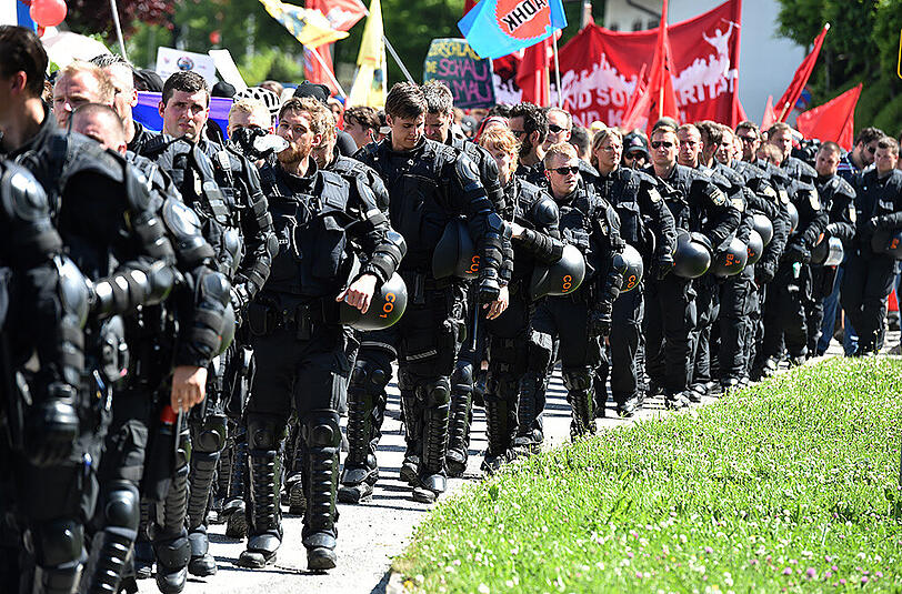 Bayerns Polizei im Dauerstress: Im letzten Jahr sammelten die Beamten rund zwei Millionen Überstunden an. (Archivbild)