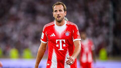 Das große "T" auf den Bayern-Trikots - hier bei Harry Kane - symbolisiert die Partnerschaft des Rekordmeisters mit der Telekom.