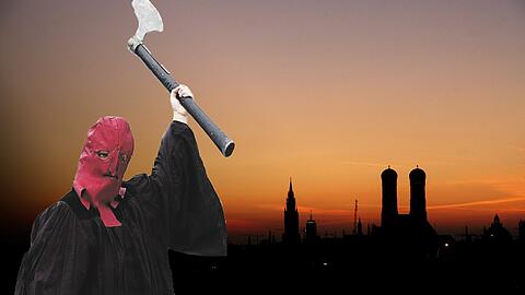 ...beim &bdquo;Weis(s)en Stadtvogel&ldquo; sorgen Schauspieler für Schreck und Grusel während der Führung.