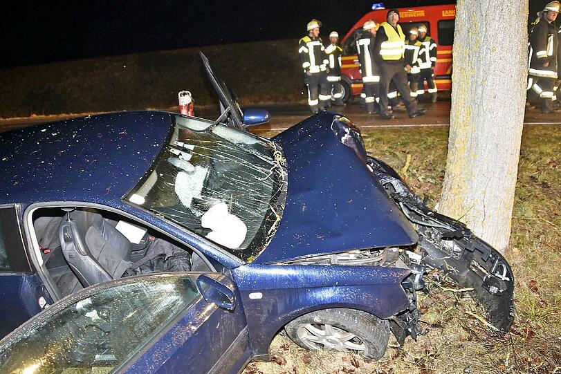Der Fahrer des Audis verstarb kurze Zeit später im Krankenhaus.