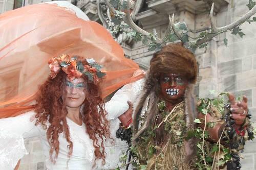 Diana, die Göttin der Jagd (links), und Cernunnos, der gehörnte Waldgott, machen Lust auf das Spectaculum.