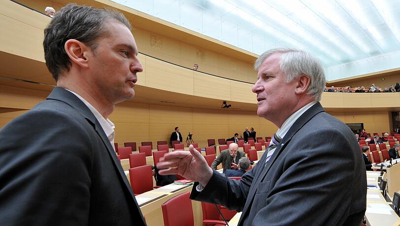 Thomas Mütze, hier im Bild mit Ministerpräsident Horst Seehofer, gibt sein Amt als Grünen-Fraktionschef auf Thomas Mütze, hier im Bild mit Ministerpräsident Horst Seehofer, gibt sein Amt als Grünen-Fraktionschef auf
