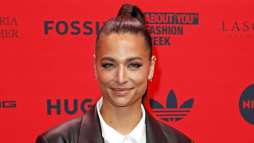 Amira Aly besuchte am Freitagabend noch den "Fashion Ball" der About You Fashion Week in Hamburg. Danach ging es weiter nach Klagenfurt.