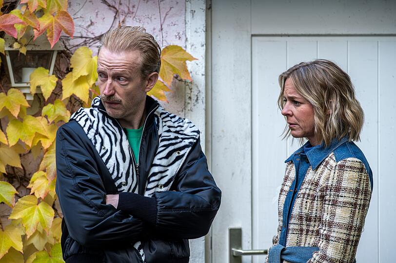 Der Musikalienh&auml;ndler Philipp Korn (David Zimmerschied) war einer der G&auml;ste auf der Party der ermordeten Nora. Angelika Flierl (Bernadette Heerwagen) erf&auml;hrt, dass diese h&auml;ufiger Kundin bei ihm war.