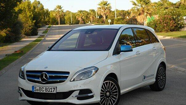 Die neue Mercedes B-Klasse Electric Drive kann ab sofort bestellt werden. Die neue Mercedes B-Klasse Electric Drive kann ab sofort bestellt werden.