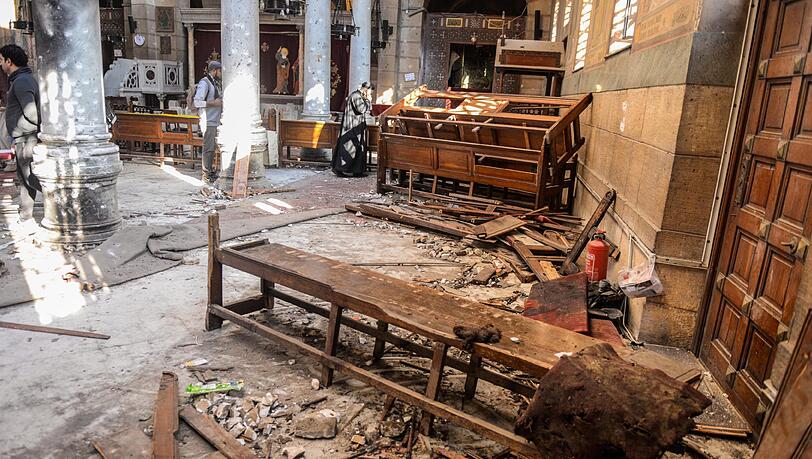 Bei einer Explosion nahe der Kathedrale von Kairo starben am 11. Dezember 2016 zahlreiche Menschen. (Archivbild) Bei einer Explosion nahe der Kathedrale von Kairo starben am 11. Dezember 2016 zahlreiche Menschen. (Archivbild)