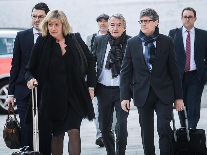 Wolfgang Niersbach (M) erschien am 11. März vor dem Bundesstrafgericht im Schweizerischen Bellinzona.