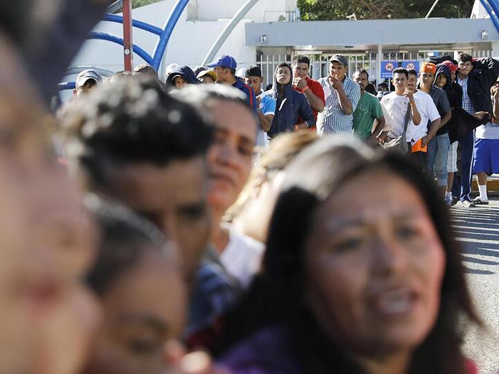 US-Präsident Trump betonte immer wieder, dass er die Migranten nicht ins Land lassen wolle. Er sprach von einer "Invasion".