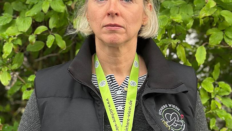 Die Sozialp&auml;dagogin Kristina Gottl&ouml;ber vom Verein Imma. Gemeinsam mit anderen ist sie w&auml;hrend der Wiesn aktiv, um Frauen nach &Uuml;bergriffen zu unterst&uuml;tzen oder im besten Fall davor zu sch&uuml;tzen.