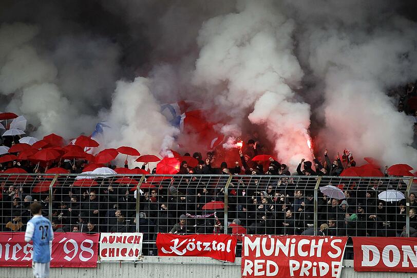 FC Bayern II gegen TSV 1860 II: Die Bilder vom Amateurderby im Grünwalder Stadion.