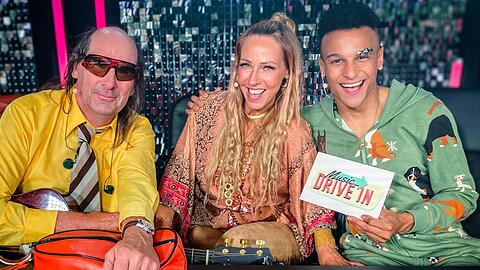 Guildo Horn (l.), Loona und Prince Damien sind die Juroren der neuen Musikshow "Music Drive In".