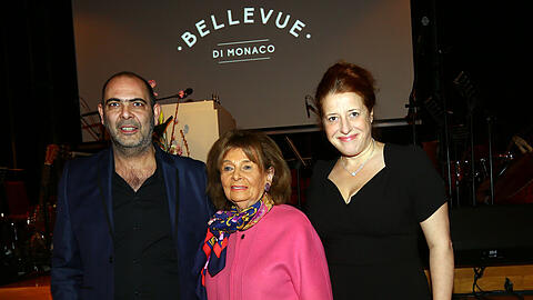Hannes Ringlstetter, Charlotte Knobloch und Luise Kinseher bei der Benefizgala der Sozialgenossenschaft "Bellevue di Monaco".