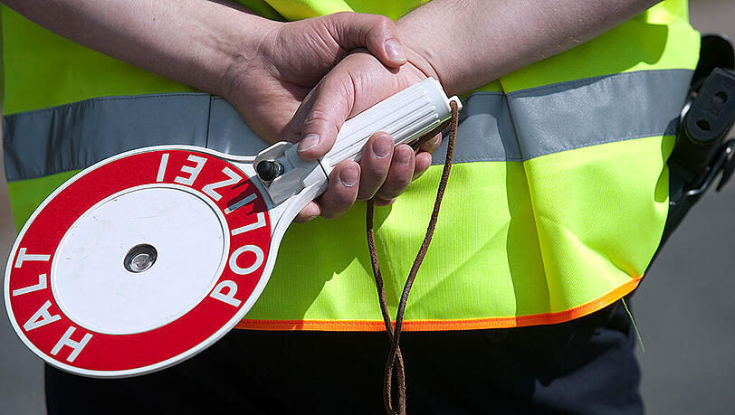 104 statt 50 km/h - ein Fahranfänger war deutlich zu flott unterwegs. 104 statt 50 km/h - ein Fahranfänger war deutlich zu flott unterwegs.