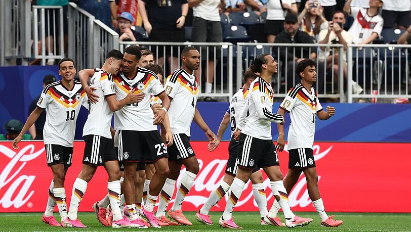 Deutschland startete mit einem Kantersieg gegen Curaçao in diese WM. Deutschland startete mit einem Kantersieg gegen Curaçao in diese WM.