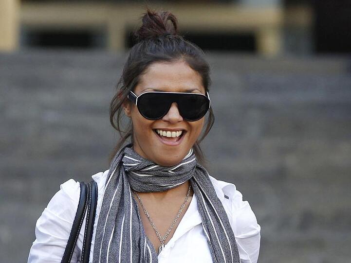 Imane Fadil verlässt im Oktober 2011 nach einer Aussage als Zeugin das Gericht in Mailand.