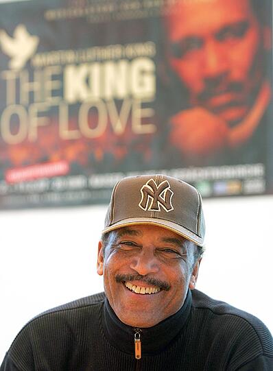 Der Entertainer Ron Williams.