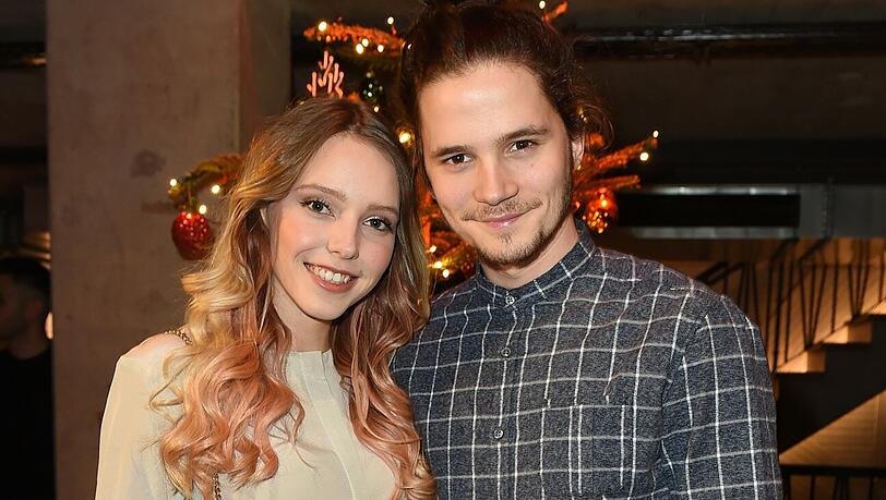 Lina Larissa Strahl und Tilman Poerzgen waren sieben Jahre lang ein Paar. Kurz vor dem Start von "Let's Dance" geben die beiden die Trennung bekannt.
