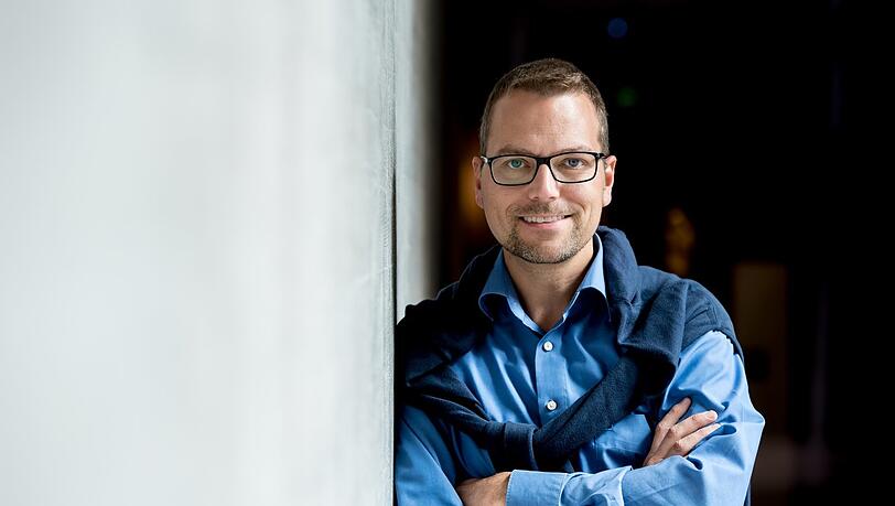 AZ-interviewmit Carsten GerhardDer 46-Jährige ist Intendant und Kulturmanager. Als zertifizierter "Green Consultant" ("grüner Berater") begleitet er Kulturbetriebe wie das Staatliche Museum Ägyptischer Kunst dabei, grüner zu werden.