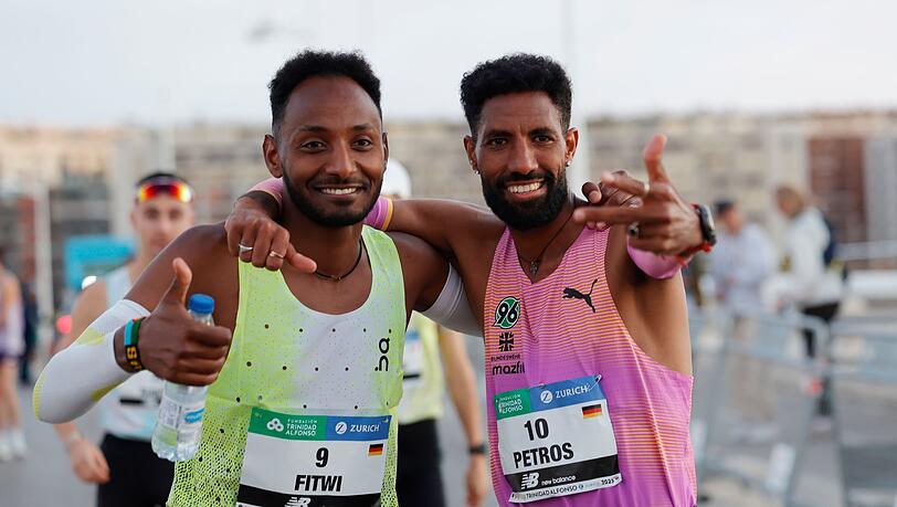 Amanal Petros (r) nahm Samuel Fitwi (l) den deutschen Marathon-Rekord wieder ab. Amanal Petros (r) nahm Samuel Fitwi (l) den deutschen Marathon-Rekord wieder ab.