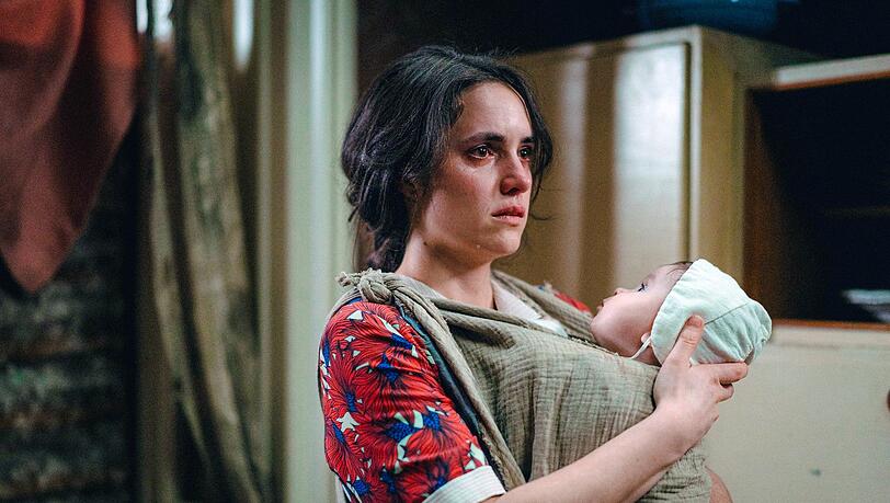 Gerta (Barbora Váchová) muss sich und ihr Baby in den Wirren der Nachkriegszeit durchbringen. Gerta (Barbora Váchová) muss sich und ihr Baby in den Wirren der Nachkriegszeit durchbringen.