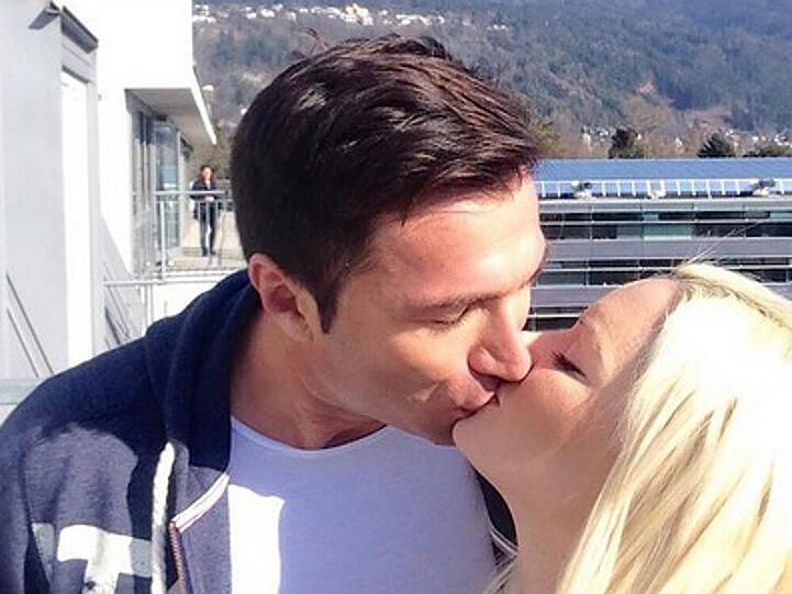 Küsschen: Daniela Katzenberger und Freund Lucas Cordalis turteln in Österreich