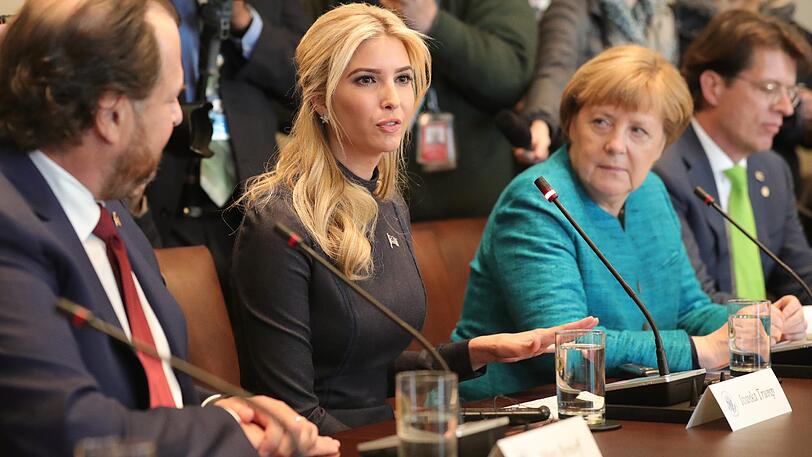 Nicht die First Lady, sondern Ivanka Trump saß neben Angela Merkel.