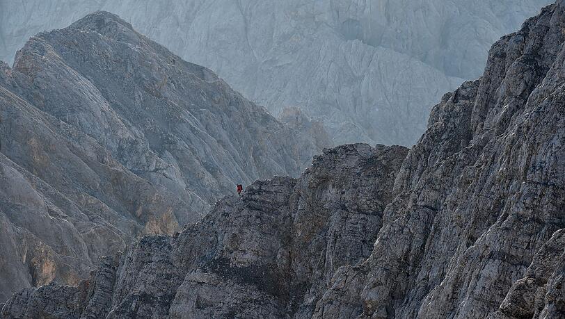 Ein Bergsteiger stürzt am Jubiläumsgrat rund 400 Meter in den Tod. (Archivbild)