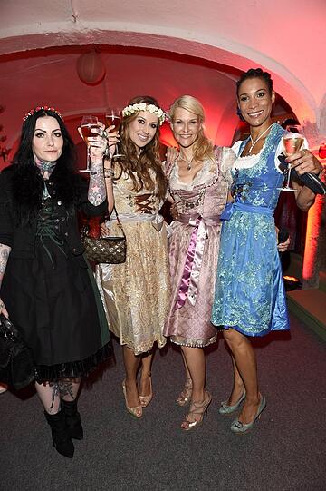 V.l.n.r. Annie Ann Thraxx, Verena Kerth, Natascha Grün, Annabelle Mandeng.