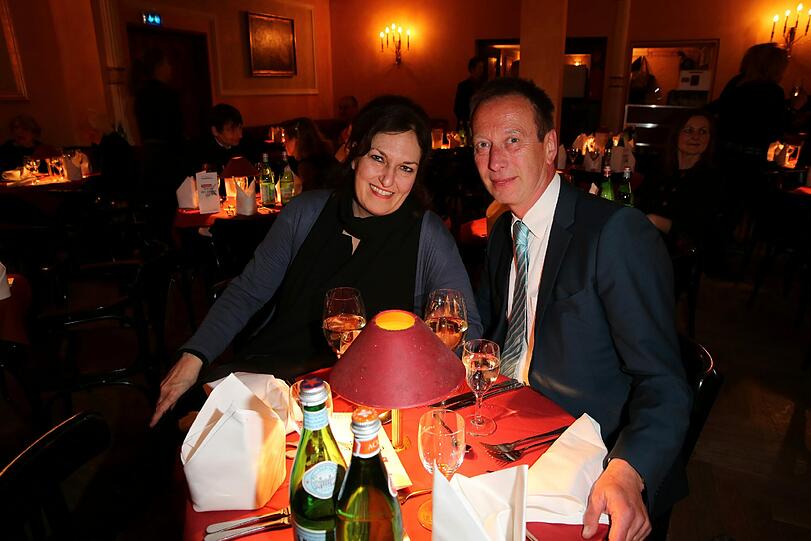 Schriftsteller Hans Pleschinski mit Publizistin Christine Hamel.