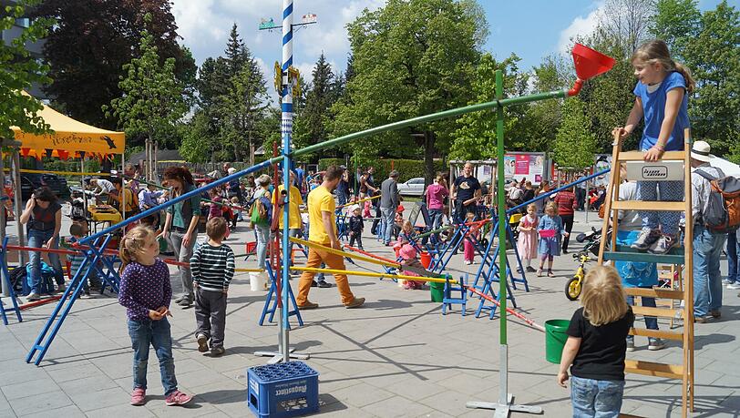 Am 28. Mai wird der Candidplatz zum Spielparadies für Kinder. Am 28. Mai wird der Candidplatz zum Spielparadies für Kinder.