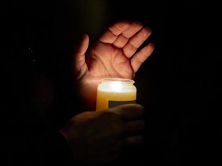 Der Präsident des Zentralrats der Juden erhob schwere Vorwürfe gegen die Polizei. "Dass die Synagoge in Halle an einem Feiertag wie Jom Kippur nicht durch die Polizei geschützt war, ist skandalös", sagt er.