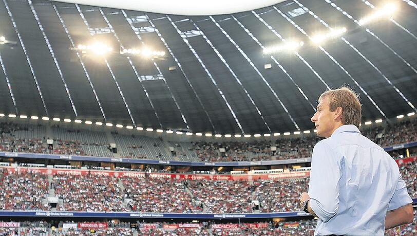 Er wurde mit Applaus in der Allianz Arena begrüßt: Doch nach der Partie hatte Bayern-Trainer Jürgen Klinsmann schlechte Nachrichten für die Fans. Er wurde mit Applaus in der Allianz Arena begrüßt: Doch nach der Partie hatte Bayern-Trainer Jürgen Klinsmann schlechte Nachrichten für die Fans.