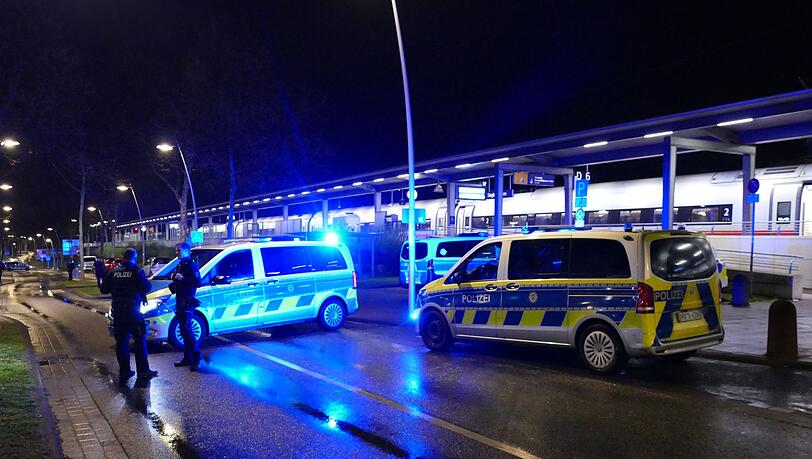 Die Bundespolizei ist am Bahnhof Siegburg/Bonn im Einsatz.