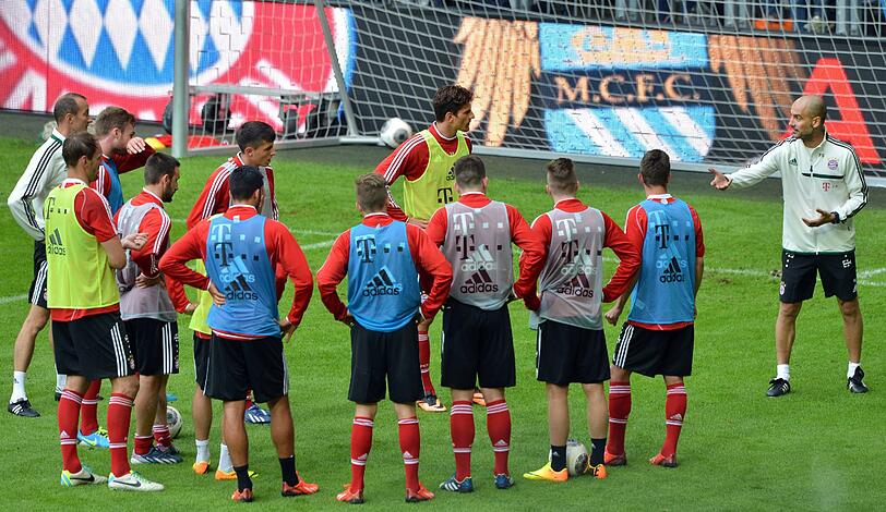 Das erste Training unter Pep! Wir zeigen die besten Bilder vom Trainingsauftakt der Bayern!